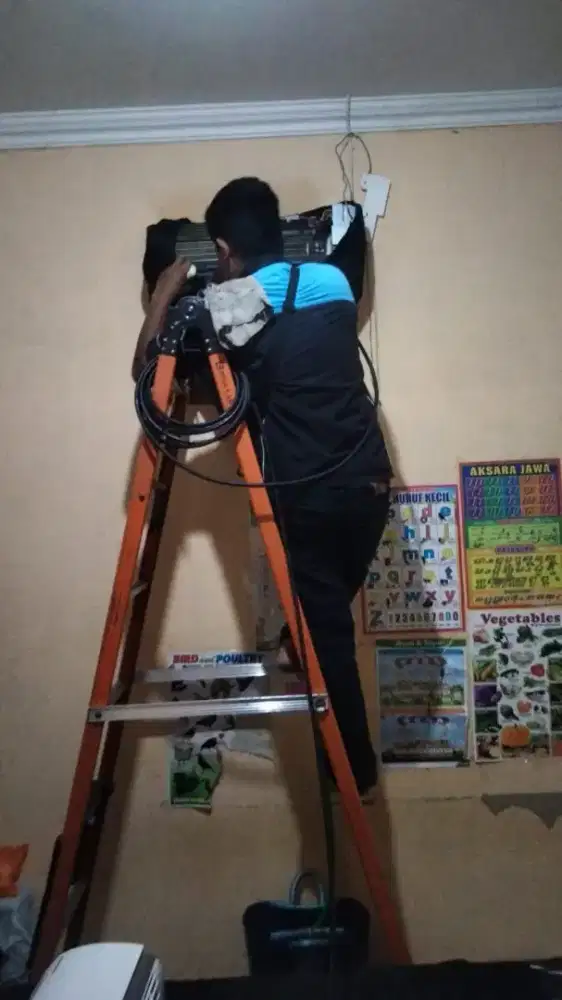 Jasa cek ac,kulkas & dispenser Bergaransi
