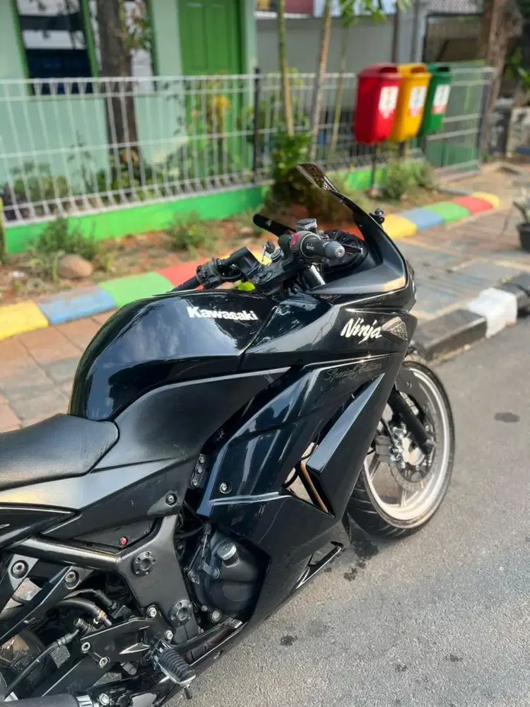 Ninja 250 R 2008 karbu low km rawatan