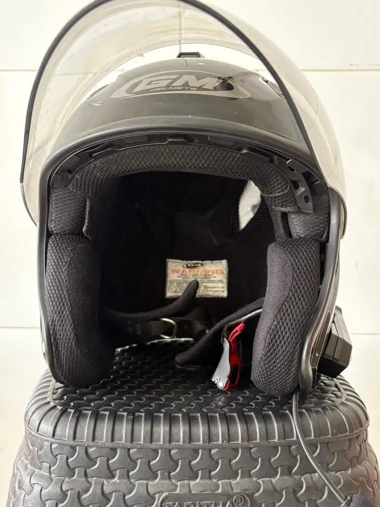 Dijual Cepat Helm GM (Ukuran L) + Intercom