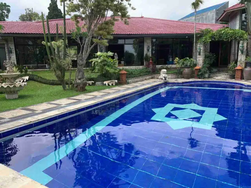 dijual Villa, View Gunung di Puncak Bogor