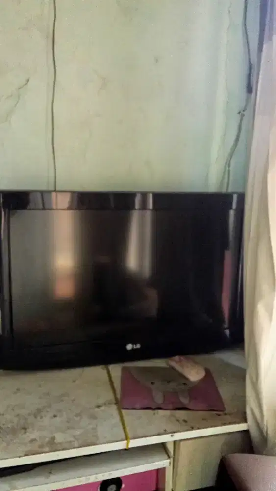 Tv LG 26 inci masih analog minus ga ada kakinya