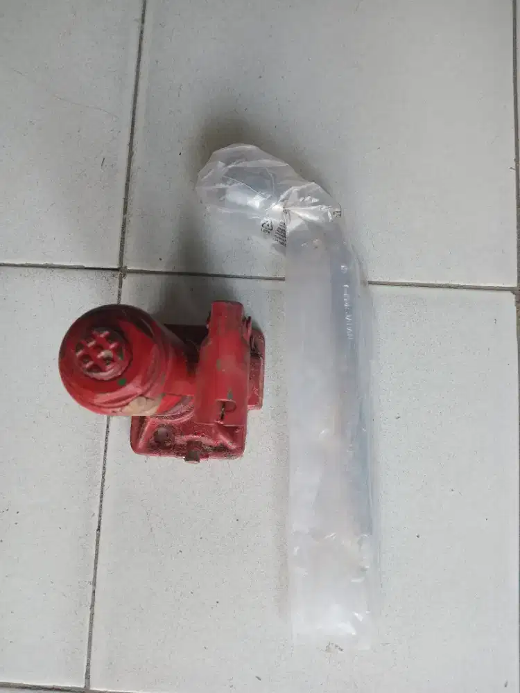 Dongkrak dan Kunci Roda