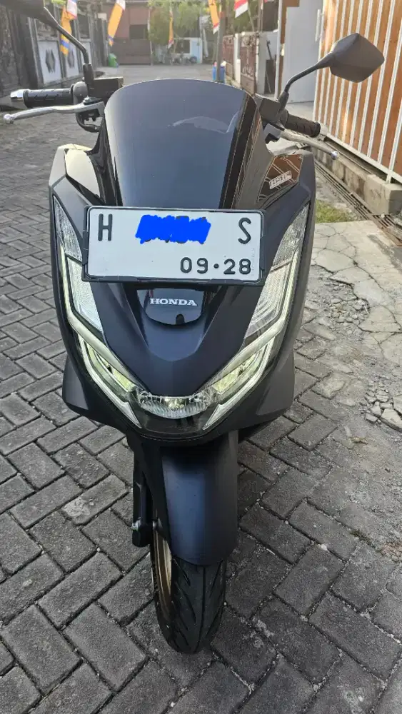 Honda PCX 2023.