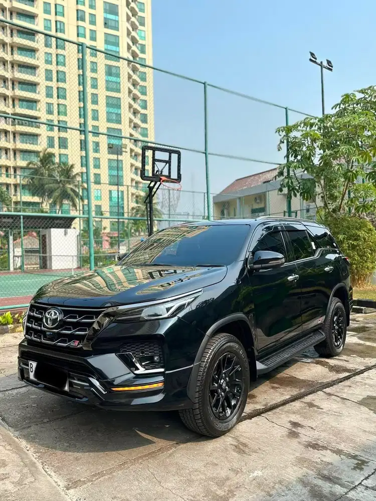 Toyota Fortuner 2.8 GR (KM 50rb) Like New