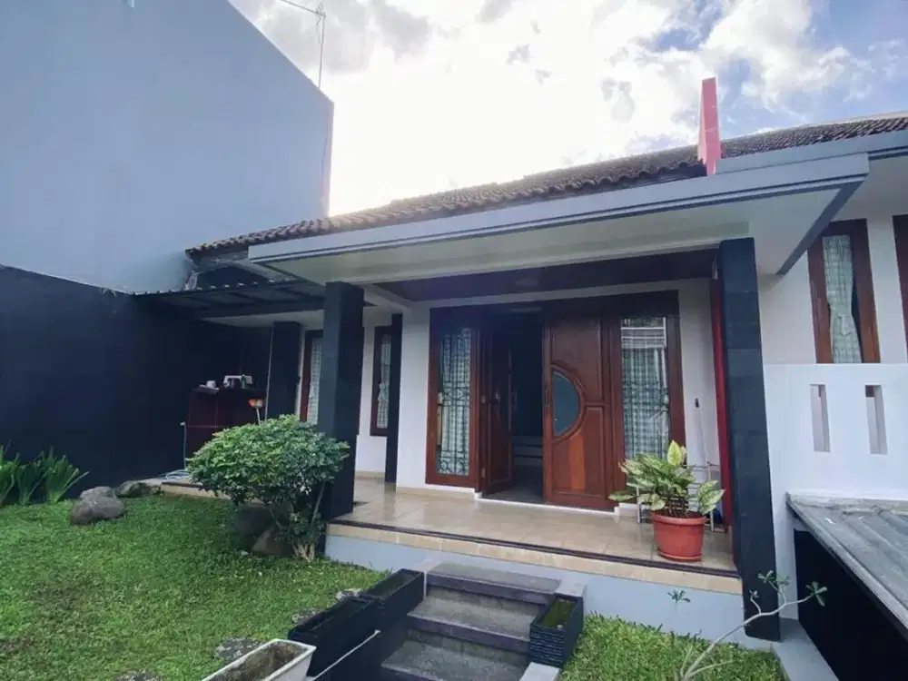 Rumah Semi Furnished Siap Huni di Setra Duta Bandung