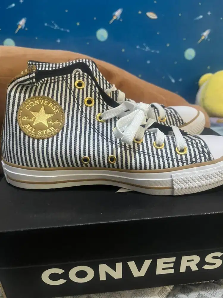 Sepatu converse