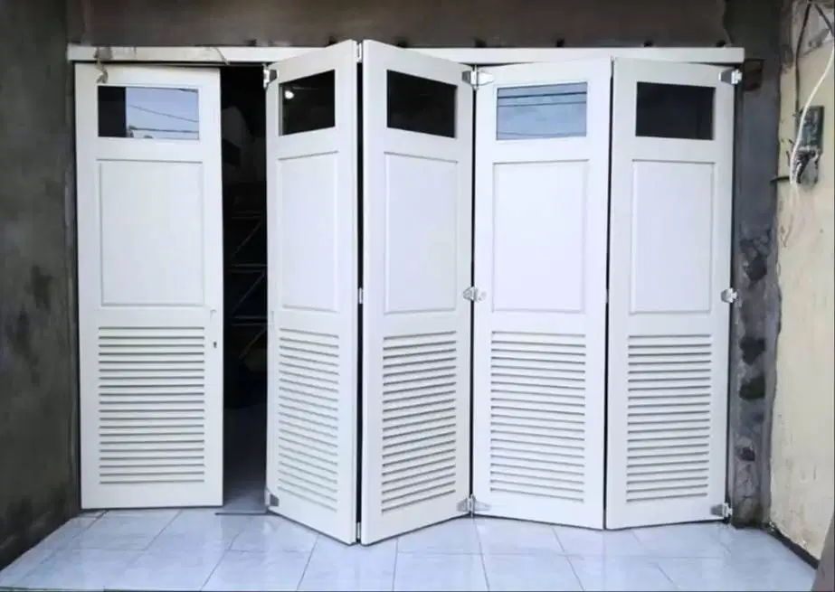 Pintu Garasi Sliding Lipat Model Henderson Jakarta