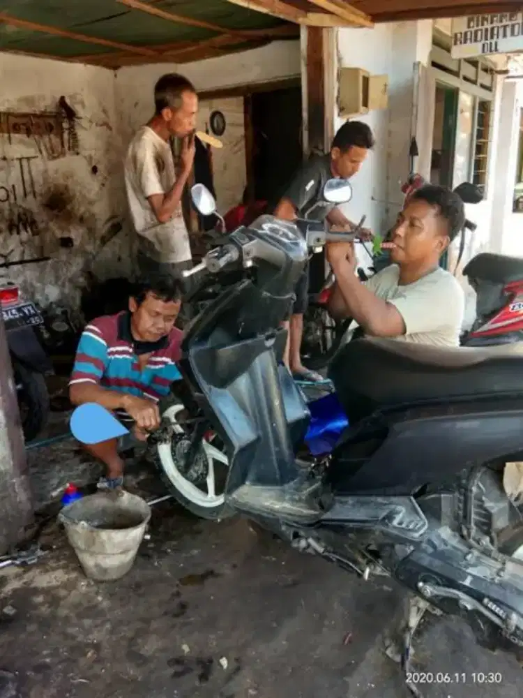 Lowongan kerja mekanik motor stay di bengkel