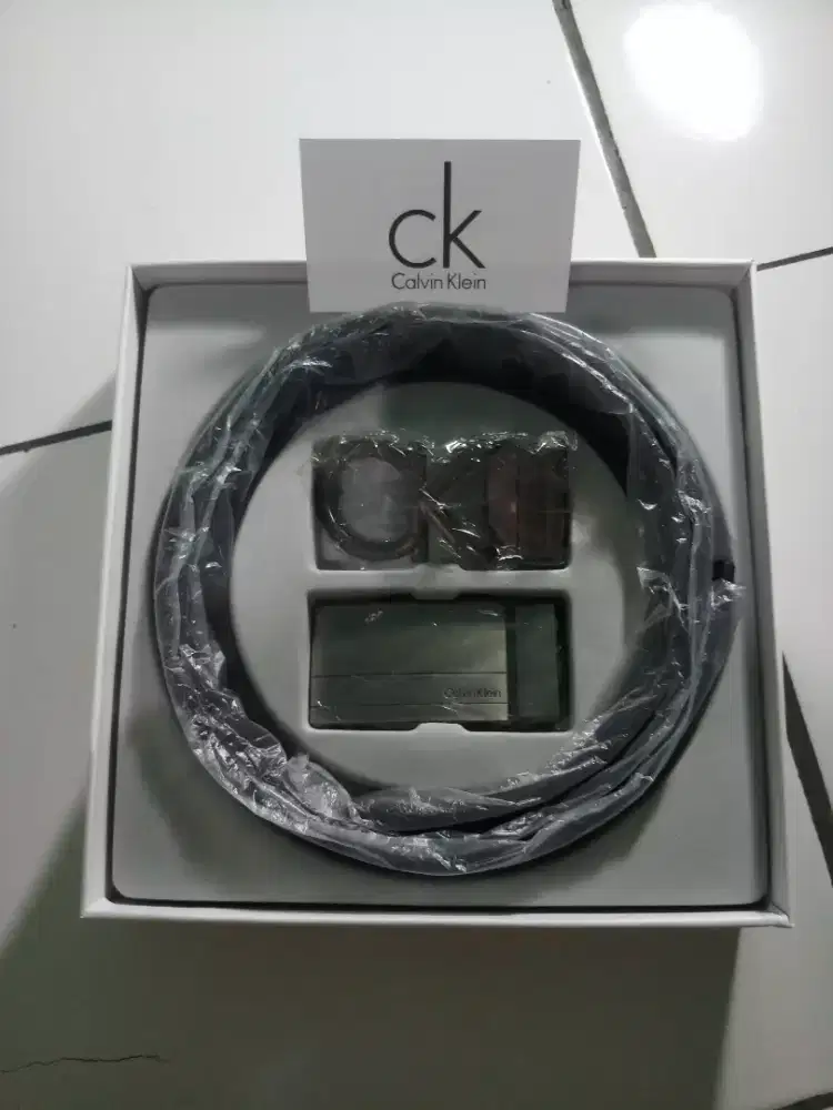 Jual Ikat pinggang Calvin Klein lengkap.
