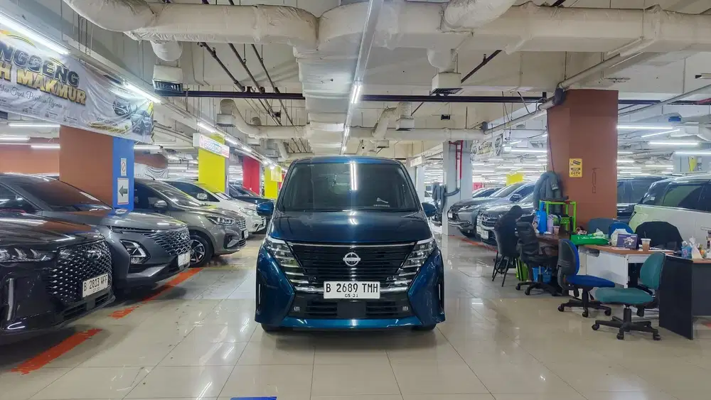 Nissan Serena Hybrid 2024 Biru Two Tone