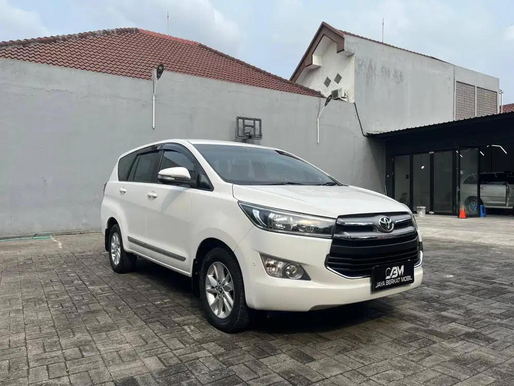 TOYOTA INNOVA 2.4 V AT 2016