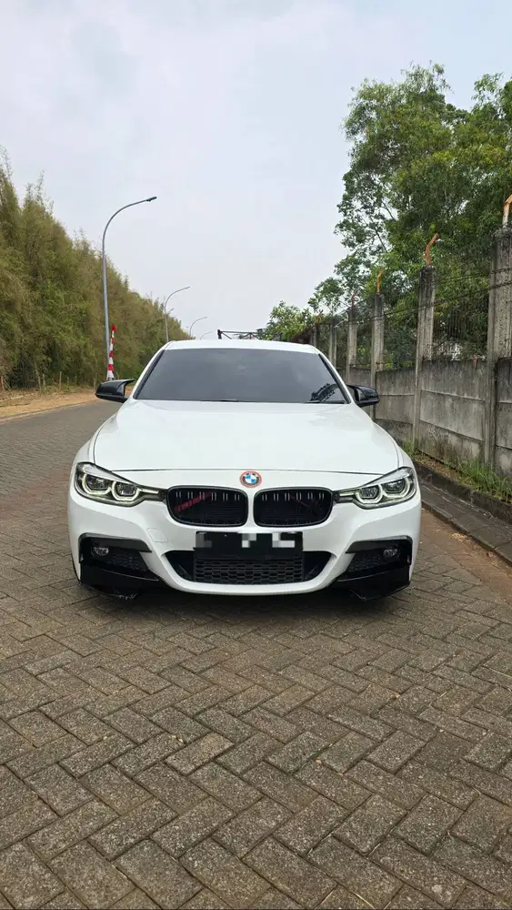 BMW 320d 2016 (Registrasi 2017)