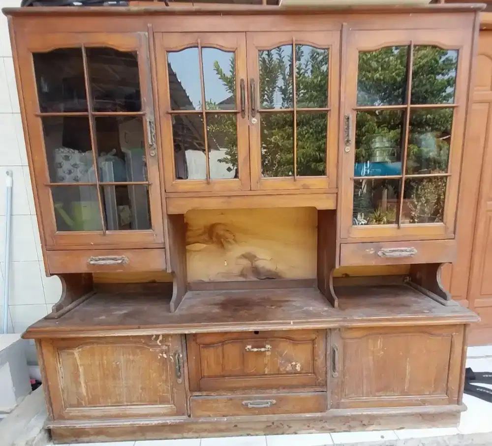 Bufet besar/Lemari serbaguna