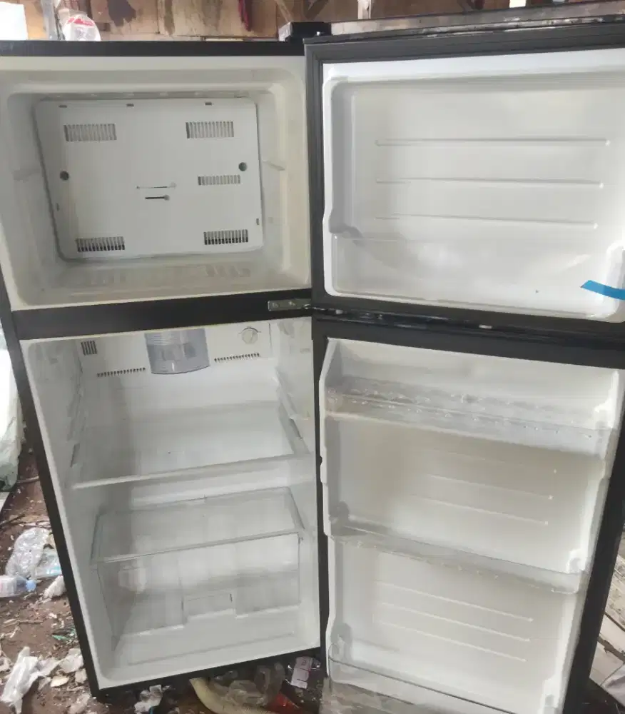 Kulkas Sharp 2 pintu