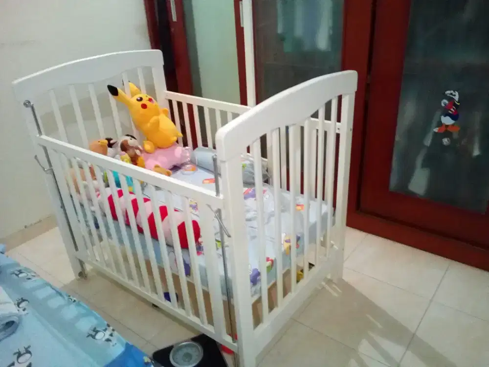 Jual box bayi warna putih