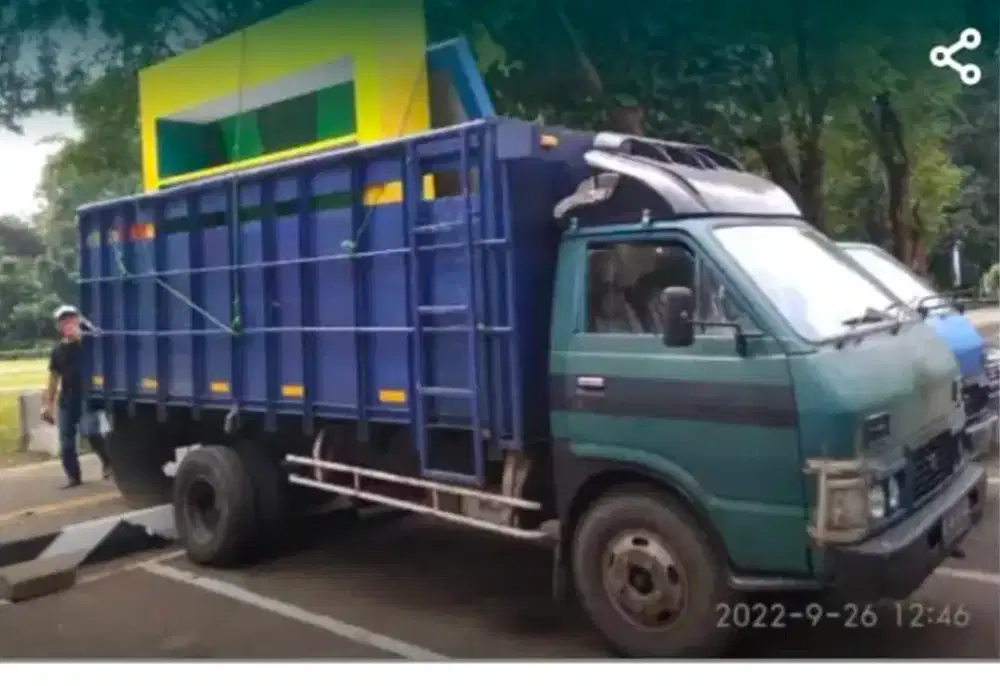 Jasa sewa truk double untuk pindahan rumah