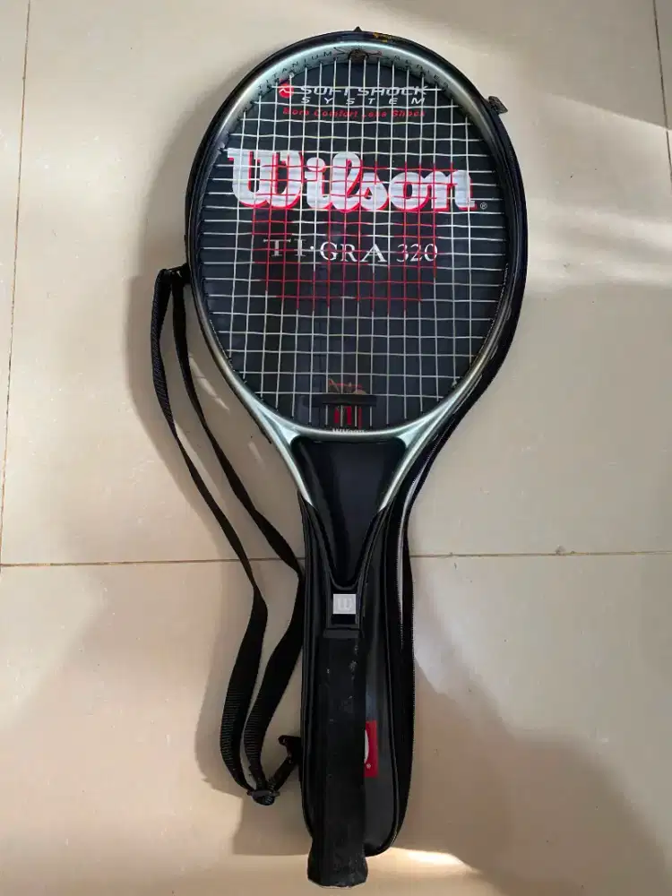 Raket tenis wilson titanium
