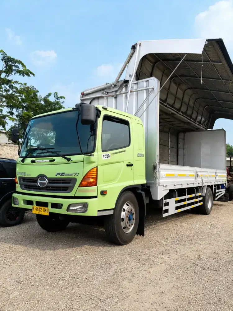 WING BOX HINO FG 235 JP