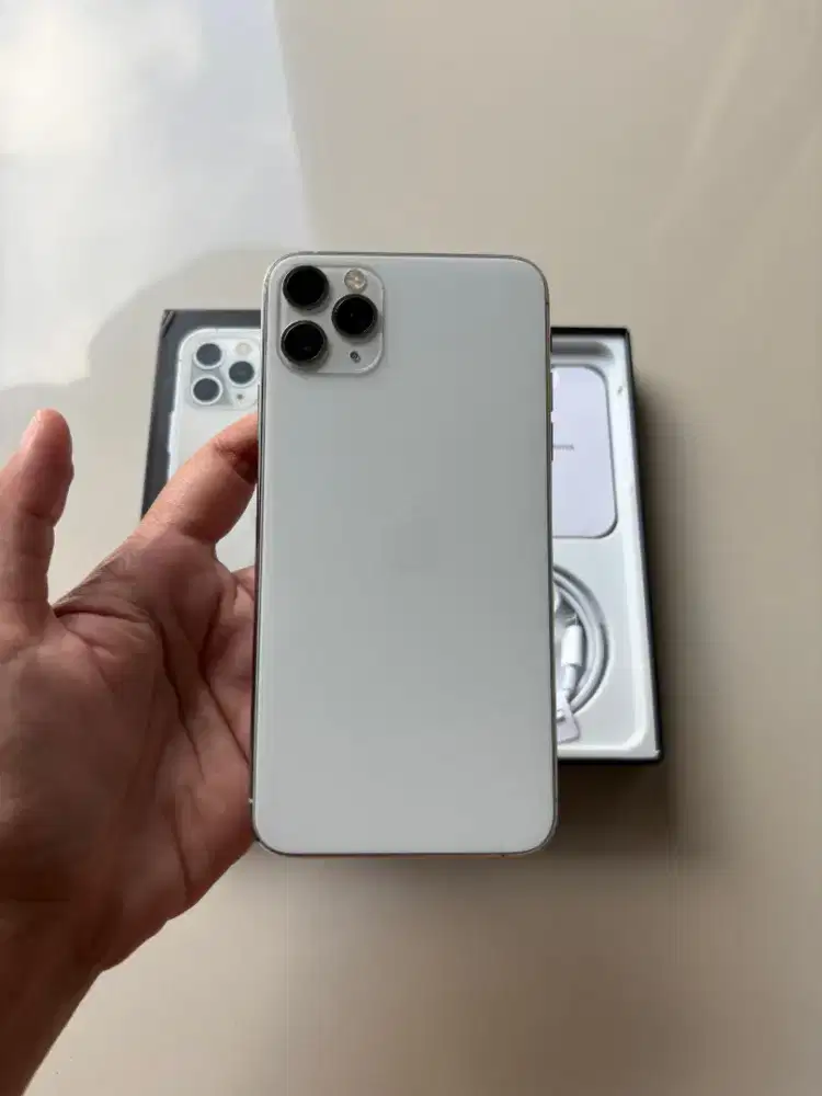 iPhone 11 Pro Max 256GB inter silver - second