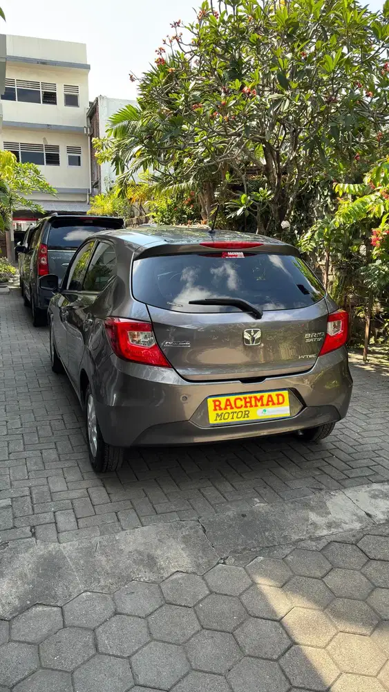 Honda Brio Satya E '19 Abu-Abu A/T 1.2