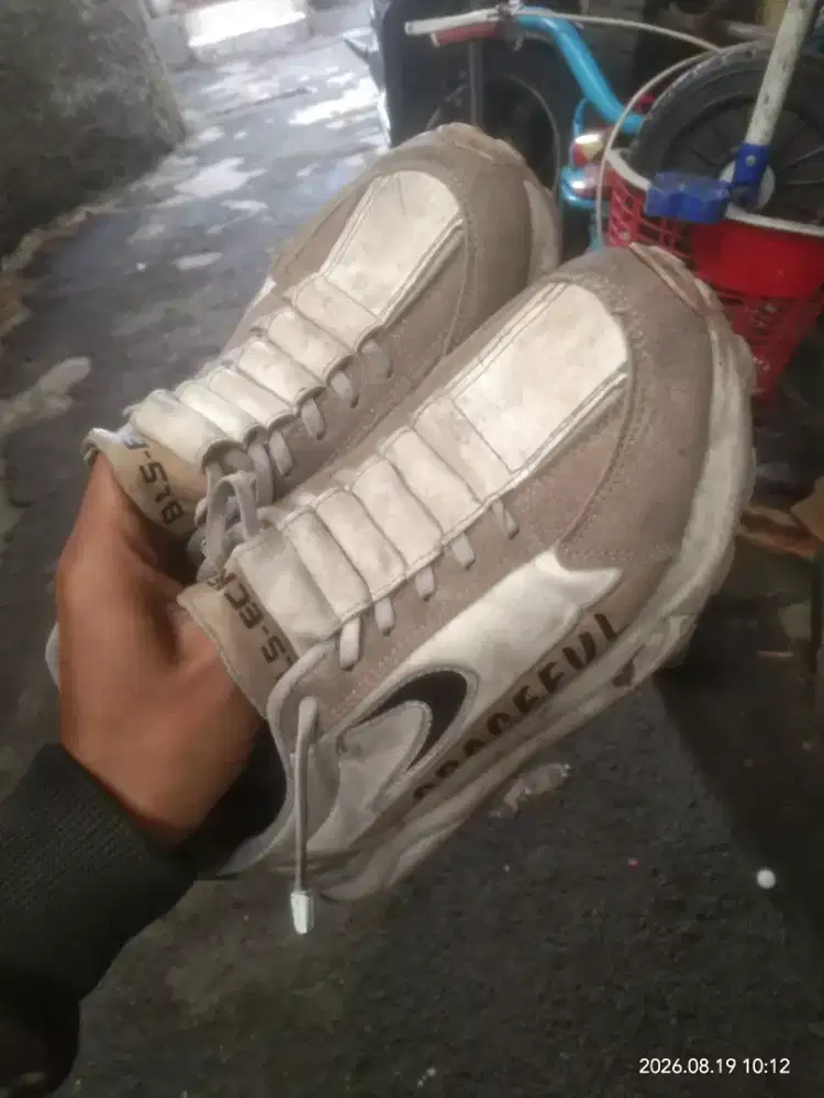 sepatu sneakers uk41
