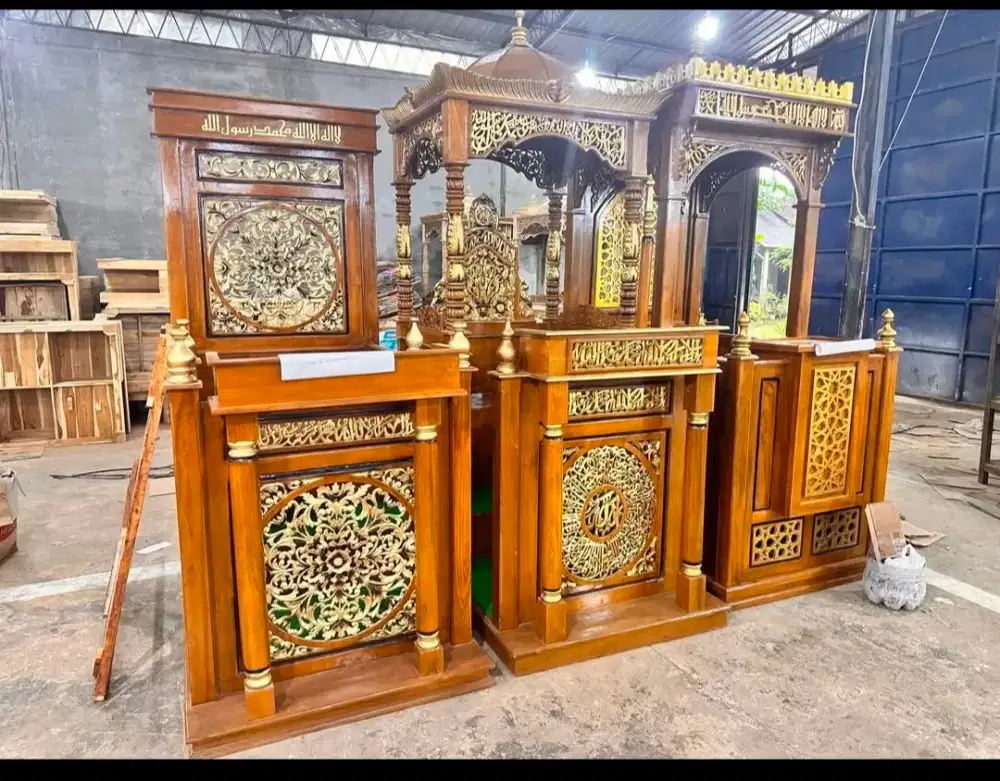 Produksi mimbar masjid