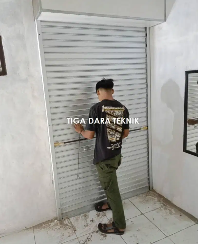 Pintu Garasi Gulung Besi - Bisa Custom Murah Bergaransi