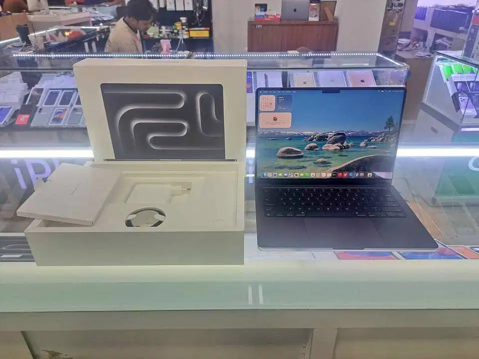 Second Macbook Pro M4 Pro 14 Inch 24/1TB SSD Black IBOX ON 4 Agustus