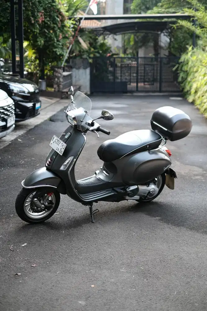VESPA SPRINT 3v 2015 KM 10rb TOPBOX