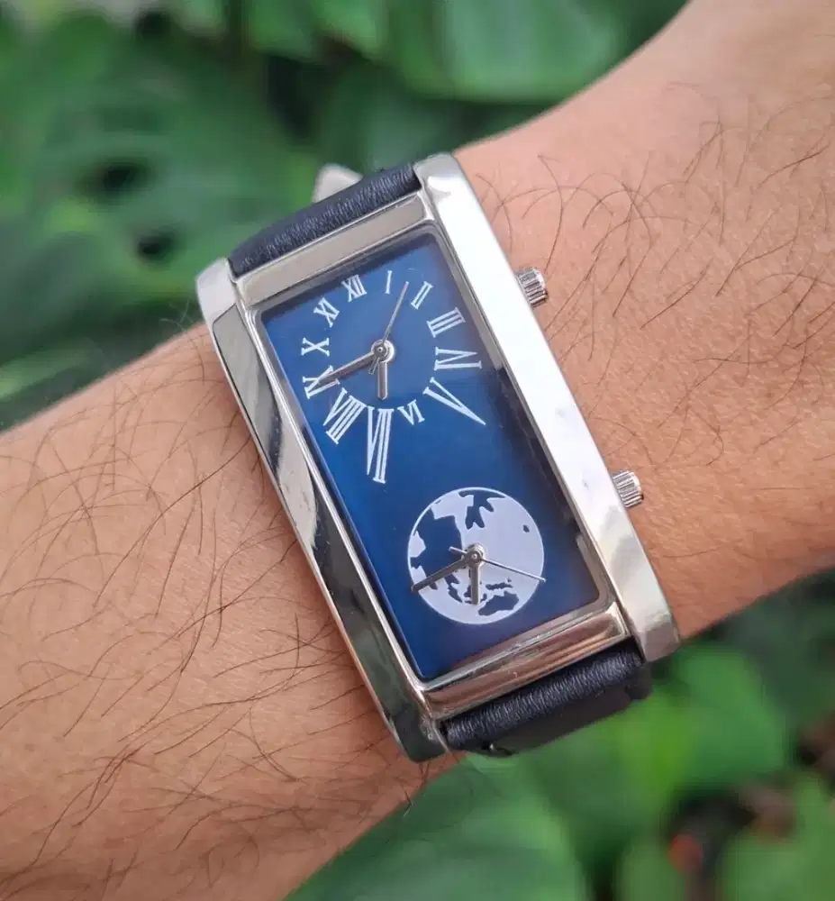 Dual time tank watch