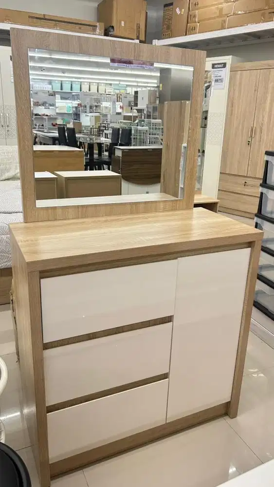 PAMELA DRESSER WHITE OAK