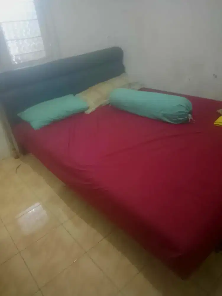 Dijual tempat tidur