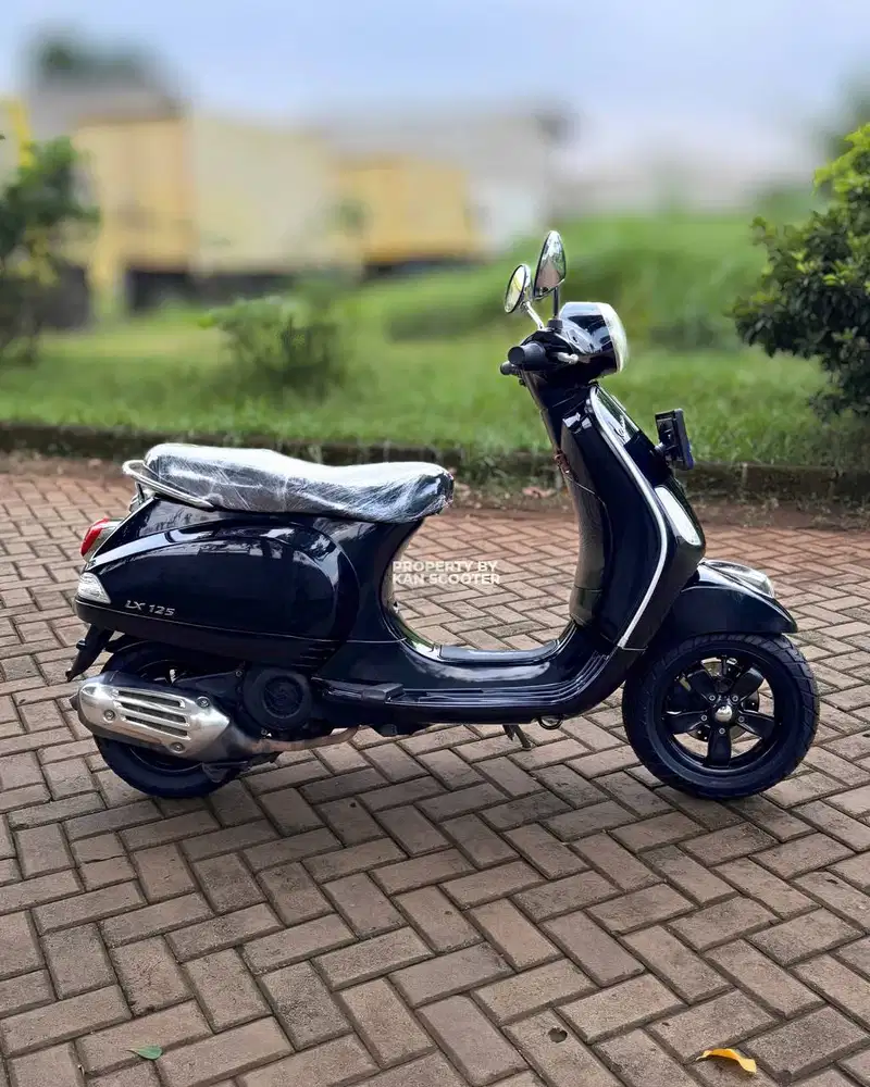 JUAL MURAH VESPA LX 125 IGET 2018 MULUS