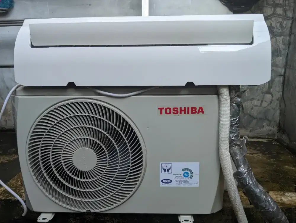 AC Toshiba 0,5pk mulus seperti baru.