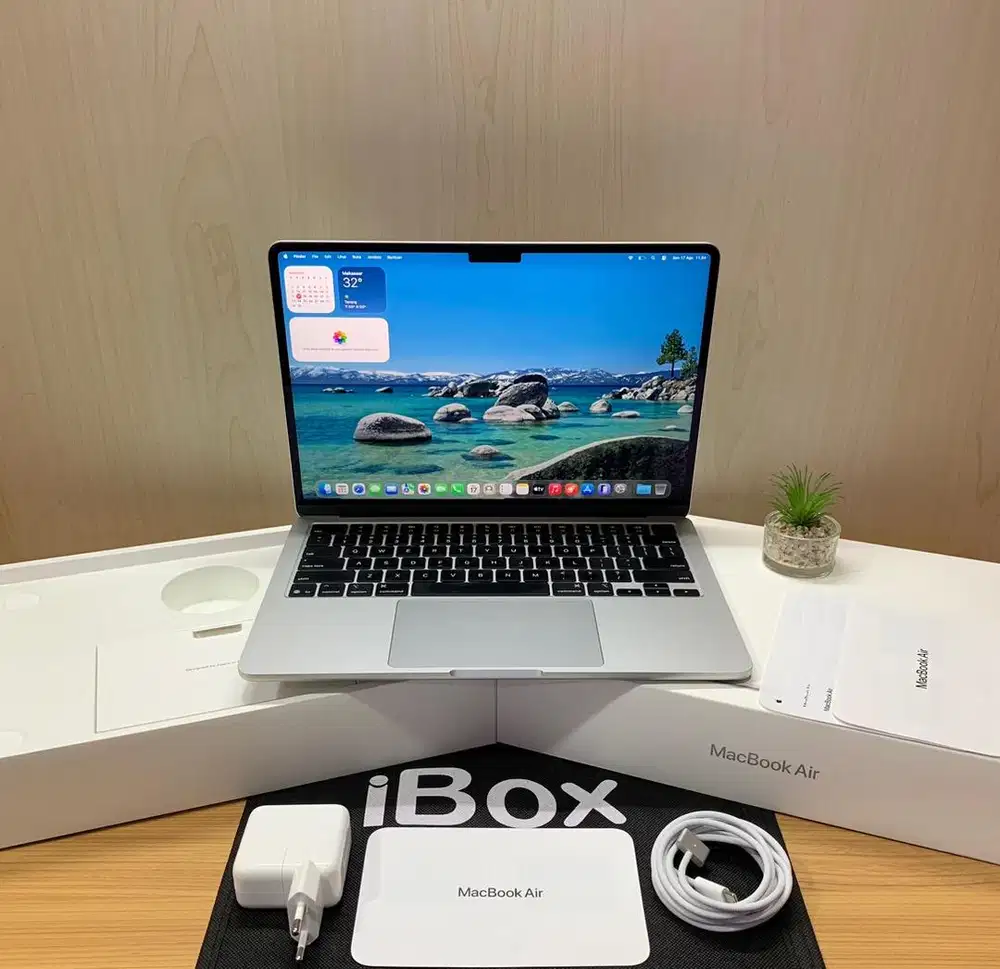 Macbook Air retina 13inc 2025 Chip M4 | RAM 16GB | SSD 256GB