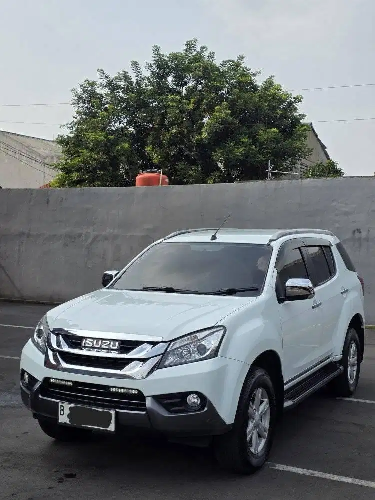 isuzu mux 2016 automatic putih
