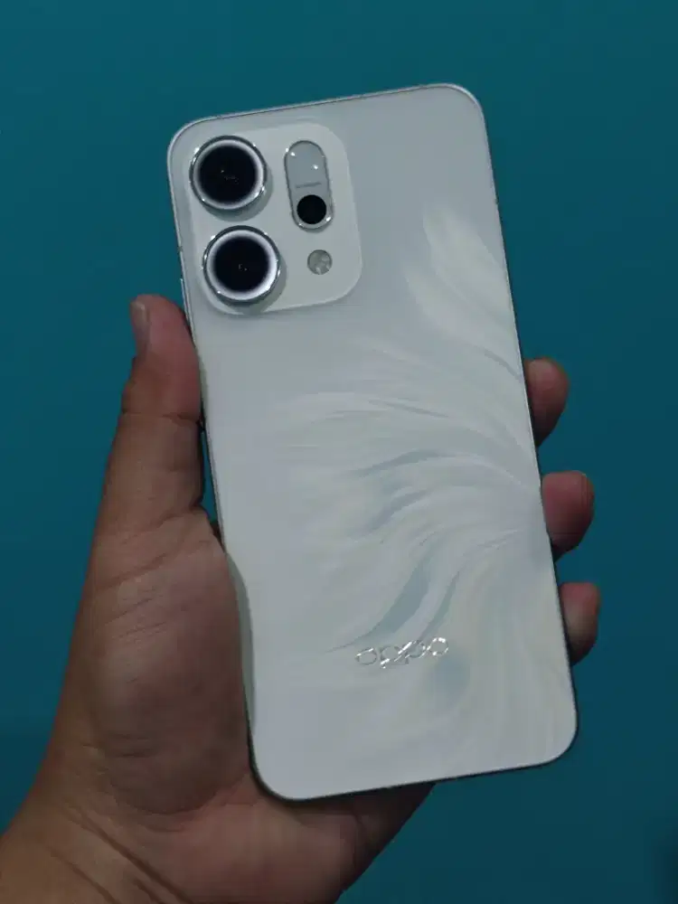 Oppo Reno 14 5G ram 12 internal 256 unit dan case