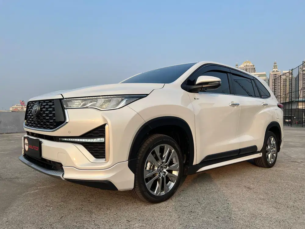TOYOTA Innova Zenix V Hybrid 2.0 AT 2026
