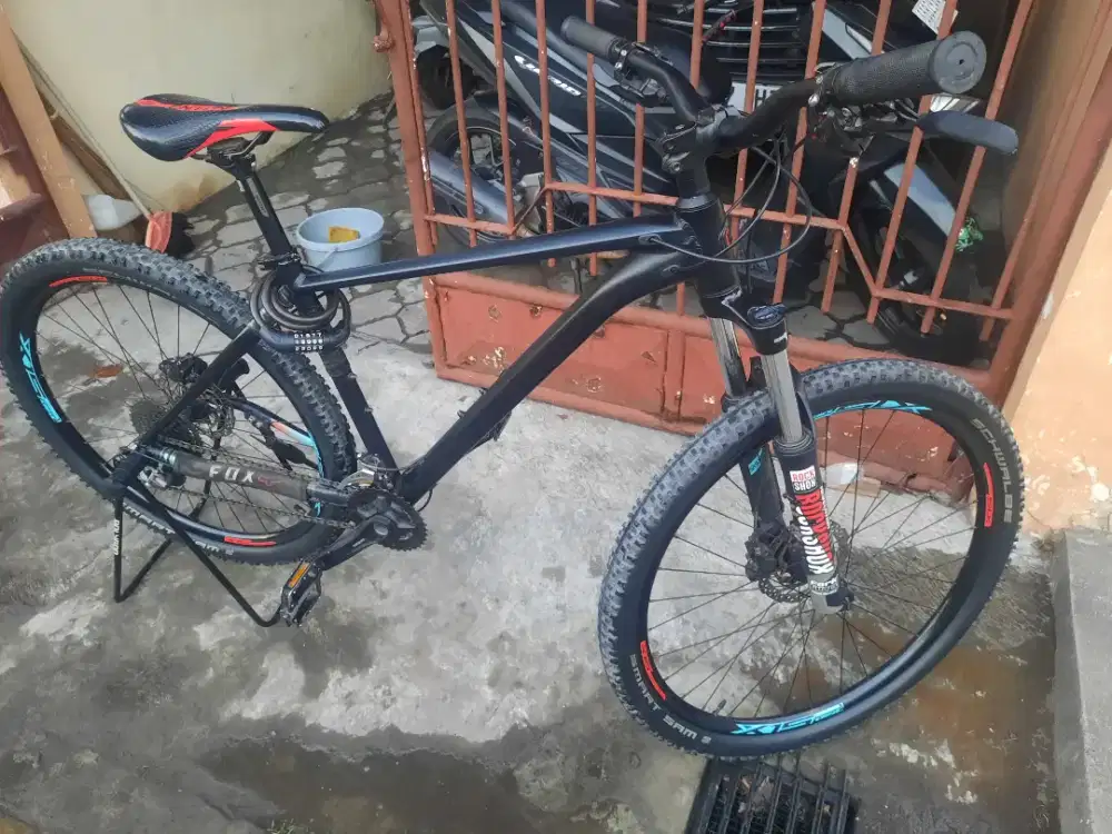 Xtrada 5 size M +pompa
