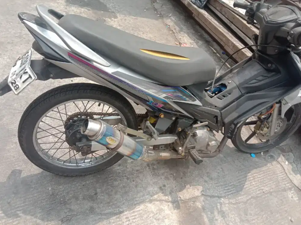 Jual motor Jupiter MX kondisi gak hidup karna lama gak di pake pake