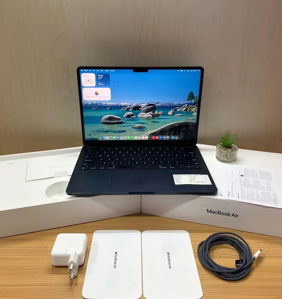 Macbook Air retina 13inc 2024 Chip M3 midnight