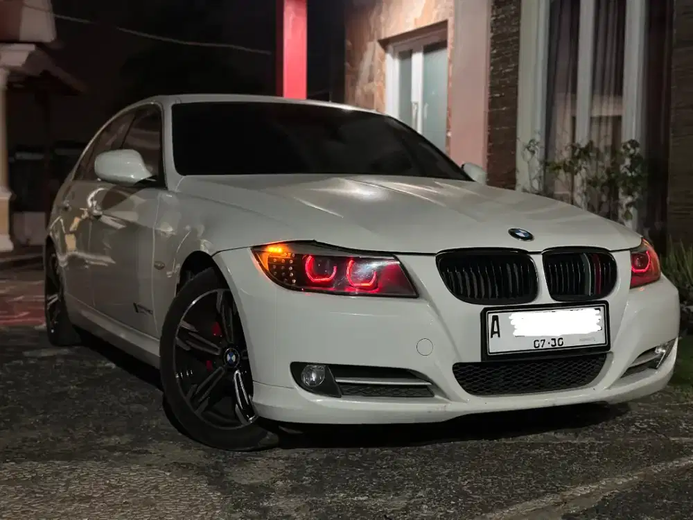 Jual bmw 320i warna putih