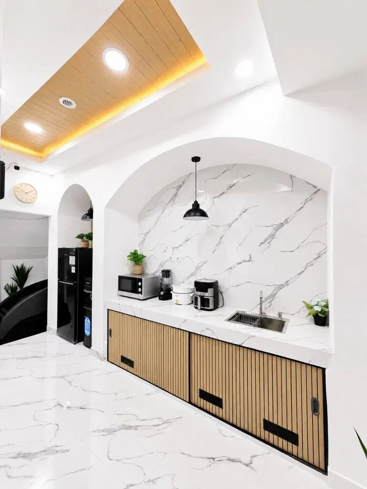 HOT SALE!!! Kos-Kosan Dijual di Jl. KH Wahid Hasyim, 9+1 Kamar