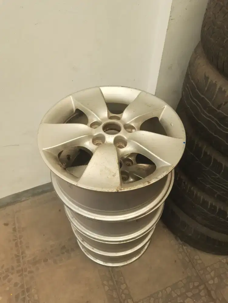 Velg orisinil rush r16+ban pcd 5x114