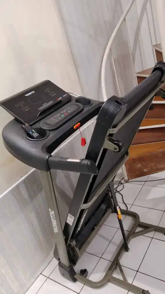 Kinetic motorized smart treadmill