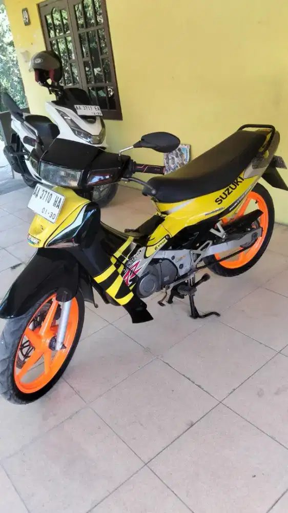 Suzuki satria R