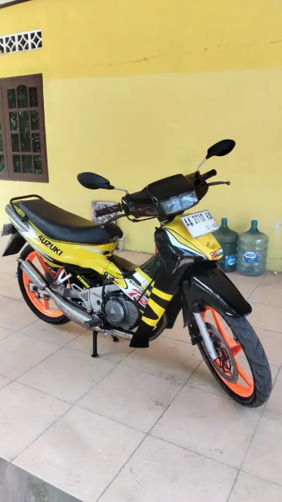 Suzuki satria R