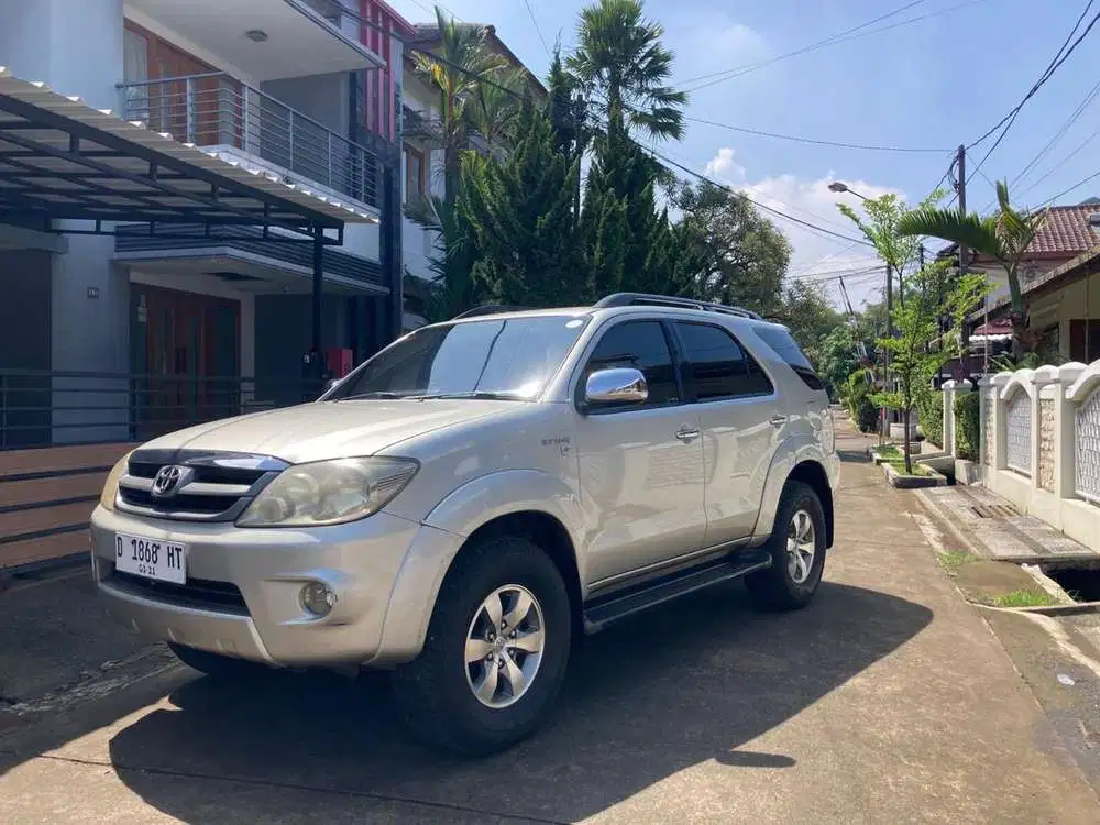 Toyota Fortuner 2005 Bensin
