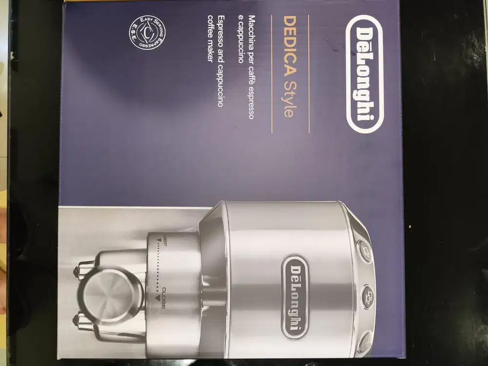 Mesin Espresso Delonghi Dedica EC685 BK + Grinder KG79
