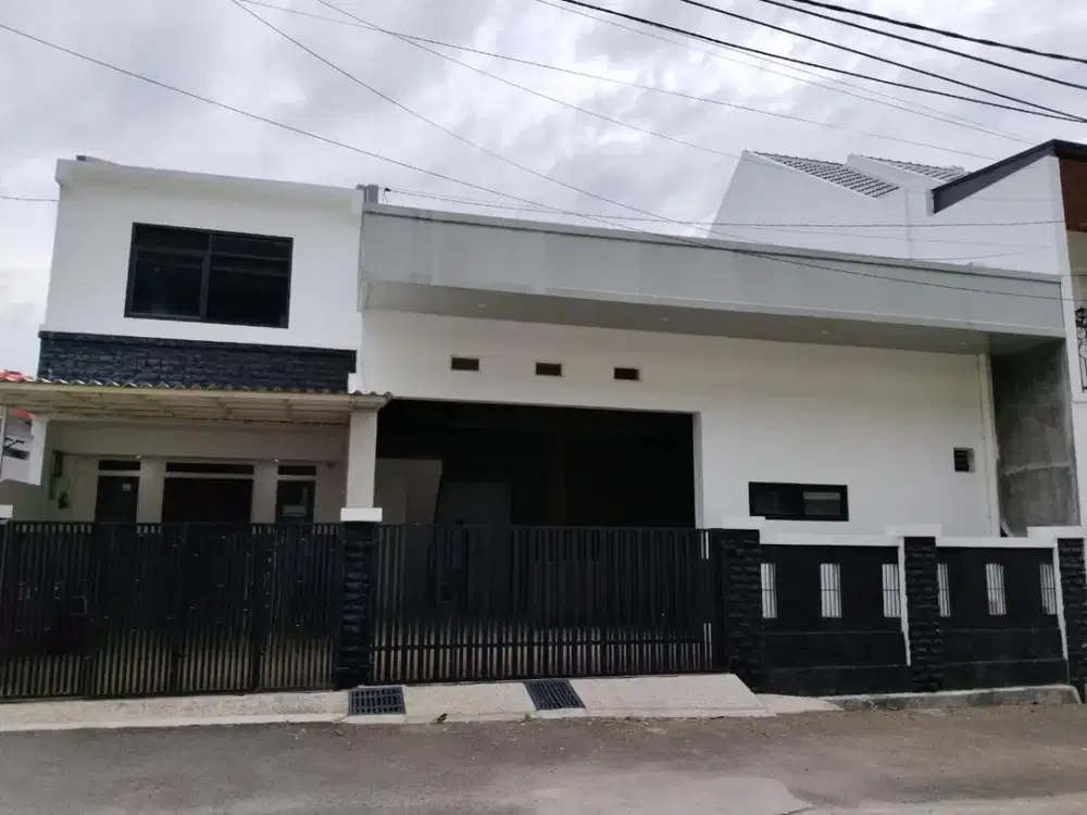 DIJUAL CEPAT! Rumah + Gudang dengan SHM di Pondok Kopi Duren Sawit - Jakarta Timur